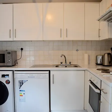 Two Bedroom In Apartment *